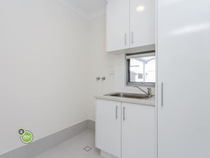 Huge Bedroom and Wardrobe Apartment 2