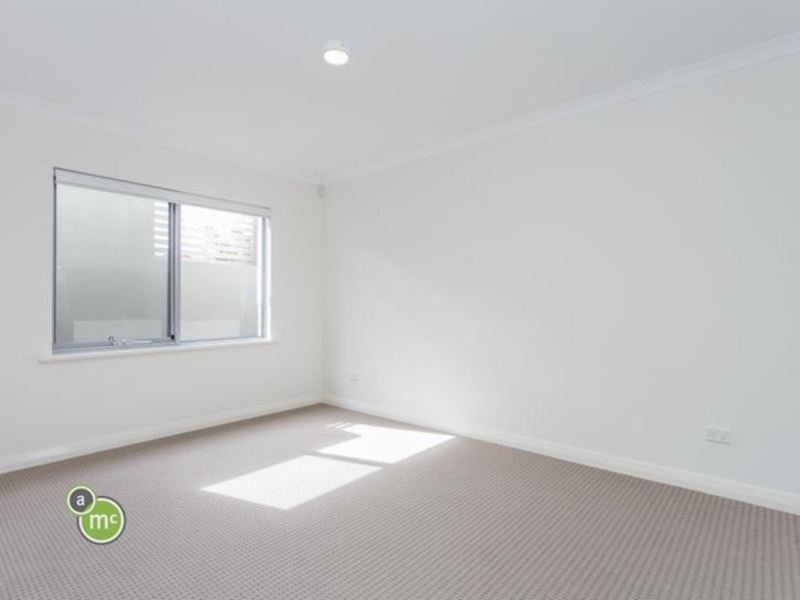 Huge Bedroom and Wardrobe Apartment 3