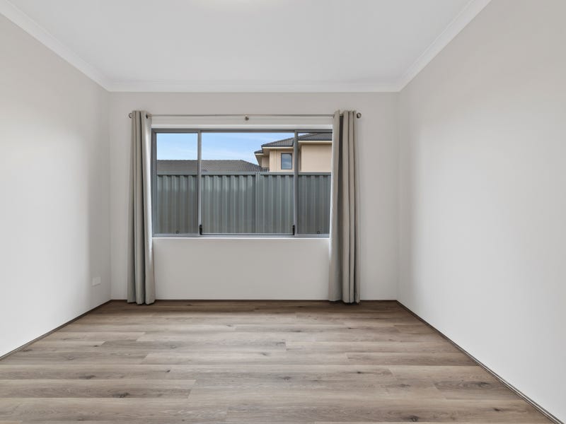 Beutuful new home in leafy 8
