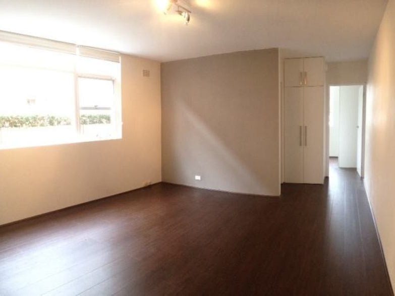 One Bedroom Unit $450 per 6