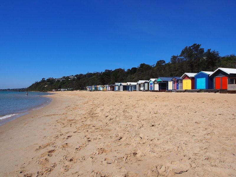 Highly sought after Beleura Hill/Beach 5