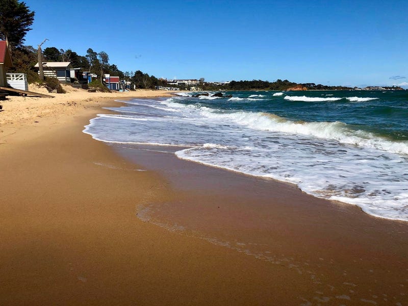 Highly sought after Beleura Hill/Beach 6