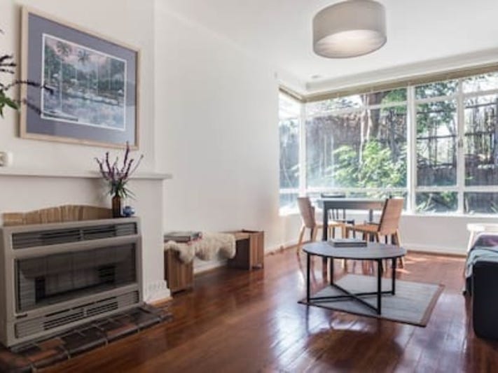 Fab 2bedroom St Kilda East 4
