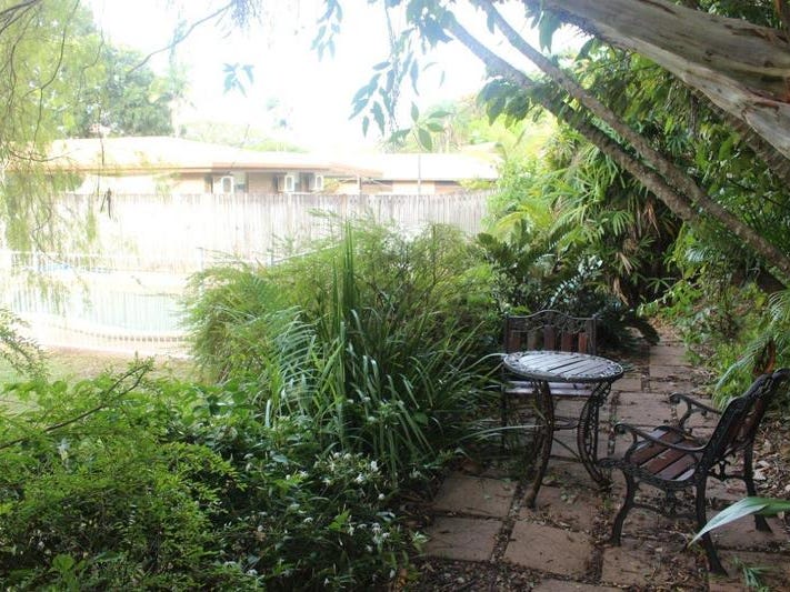 4brm Spacious Home with Pool 8
