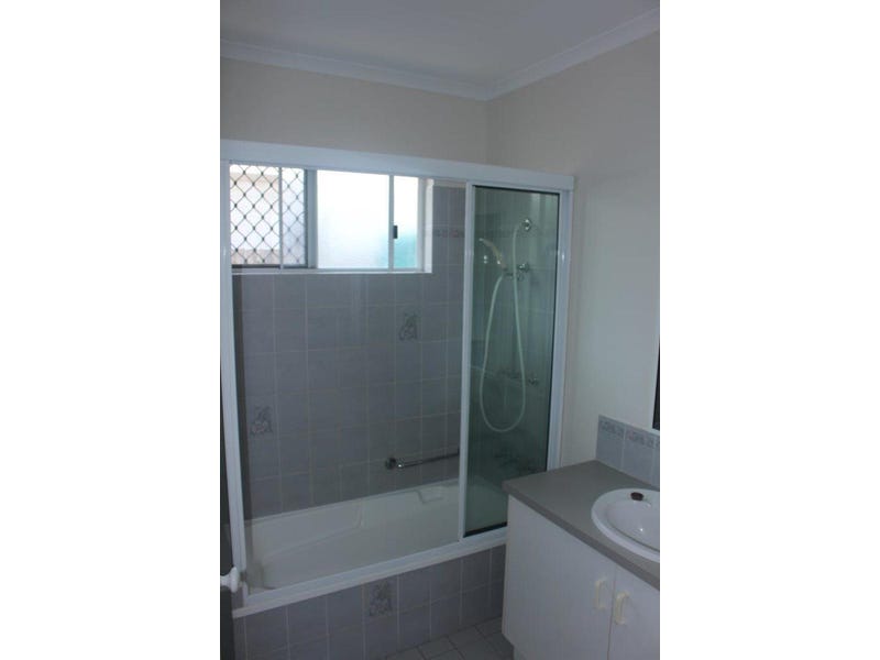 4brm Spacious Home with Pool 21