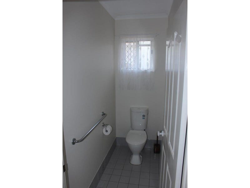 4brm Spacious Home with Pool 22