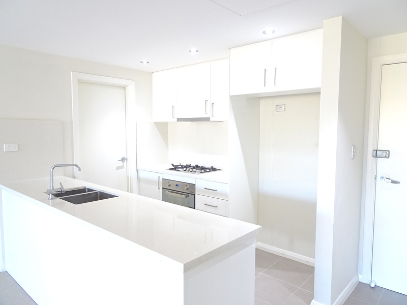 Near-New Executive Apartment – Spacious, 3