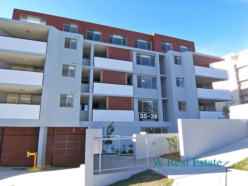 Near-New Executive Apartment – Spacious, 6