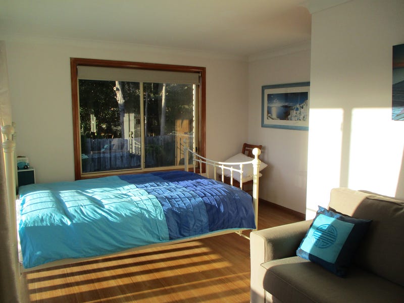 Large 4 Bedroom House In 8