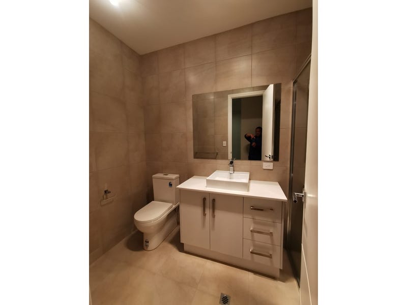 3 bedrooms townhouse back on 2