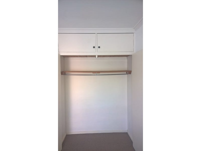 Large, first level solid brick 7