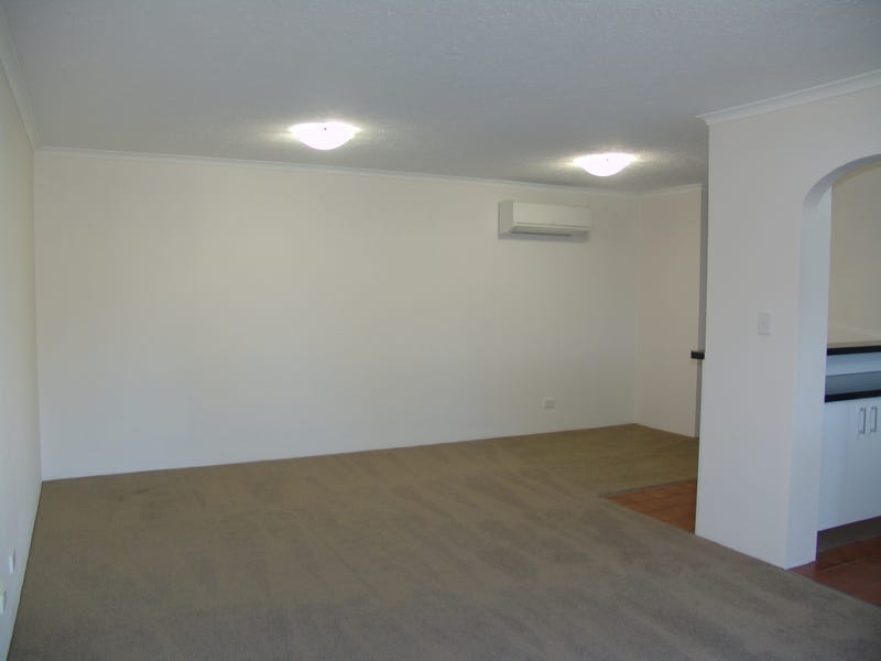 Air Conditioned Apartment in Yeronga 2