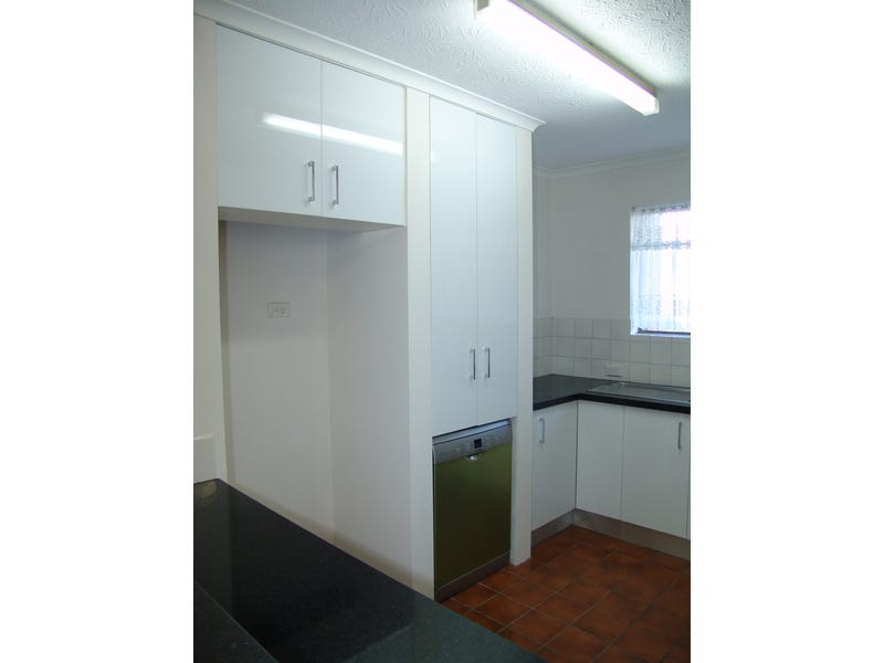 Air Conditioned Apartment in Yeronga 5