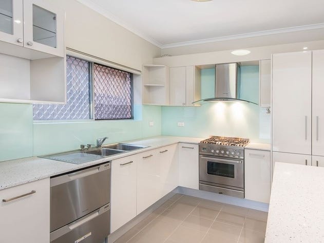 TWO LEVEL FOUR BEDROOM HOUSE OPPOSITE PARK IN THE HEART OF ASCOT