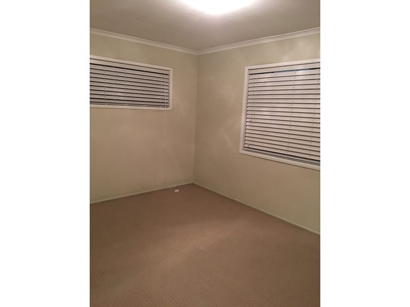 TWO LEVEL FOUR BEDROOM HOUSE 14