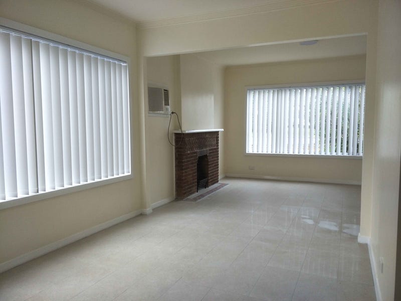 RECENTLY RENOVATED 2 BEDROOM HOME 4