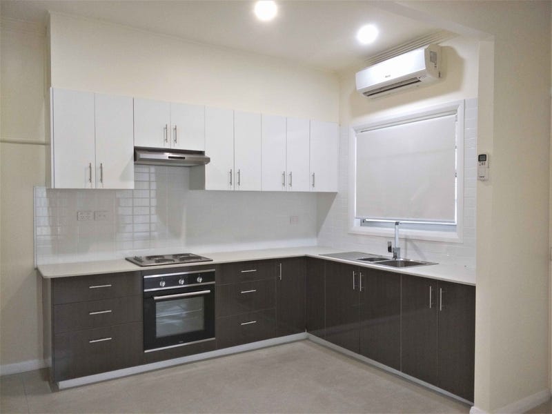 RECENTLY RENOVATED 2 BEDROOM HOME 6