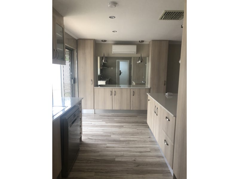 Rent Hallett Cove with Sea 2