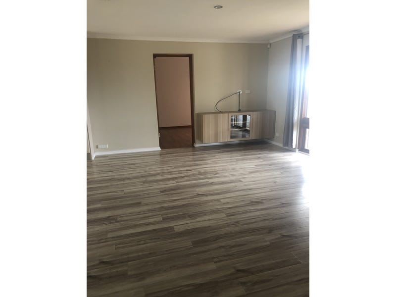 Rent Hallett Cove with Sea 4