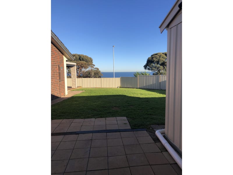Rent Hallett Cove with Sea 6