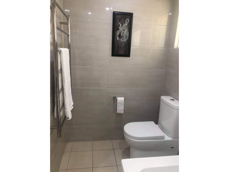 Rent Hallett Cove with Sea 9