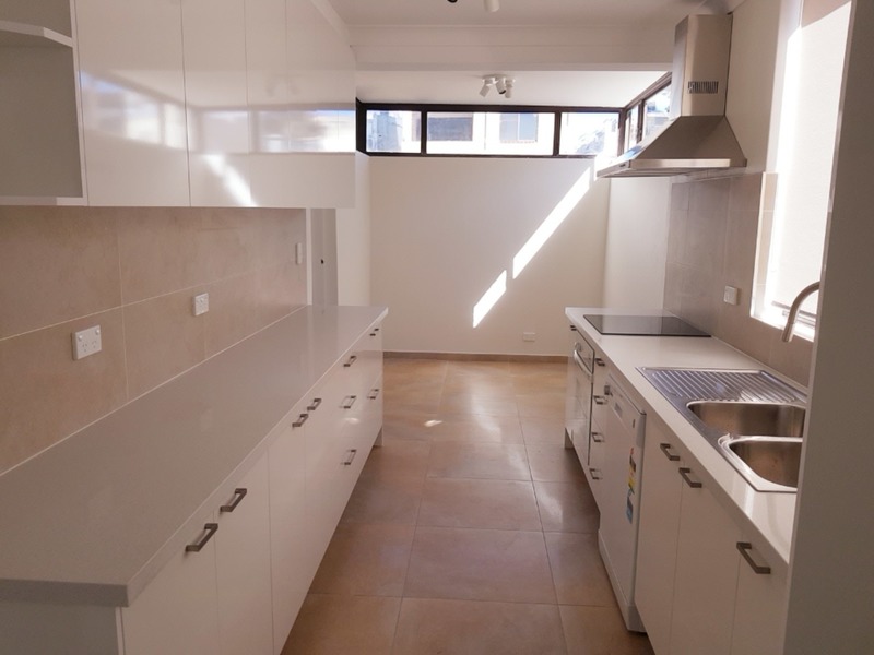 Recently renovated 2 br unit 5