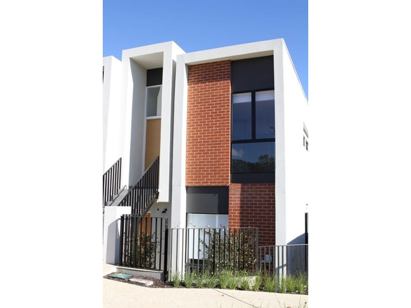 New Townhouse Great Views 3