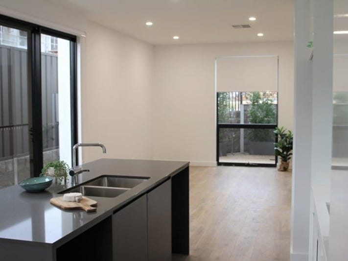 New Townhouse Great Views 5