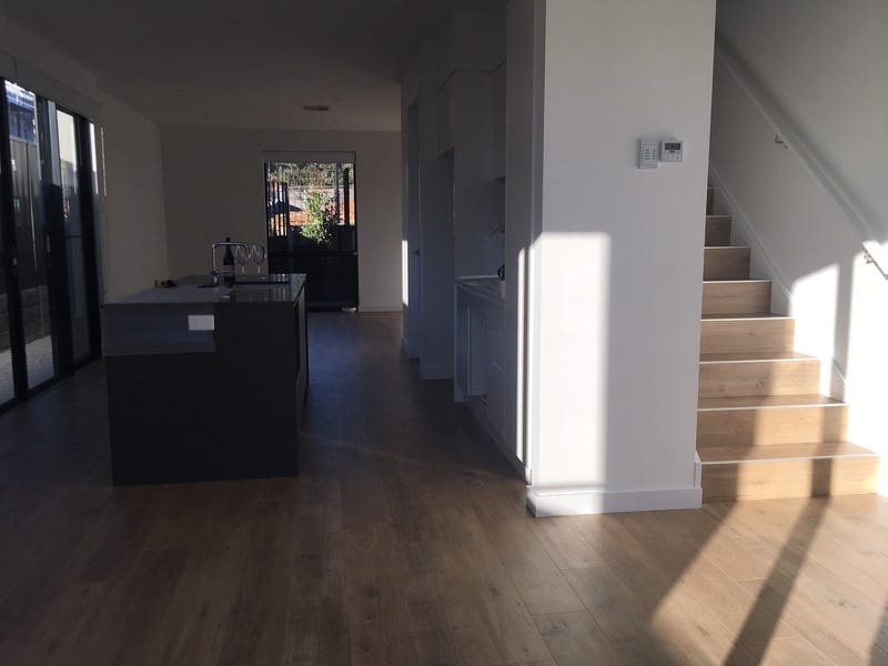 New Townhouse Great Views 7