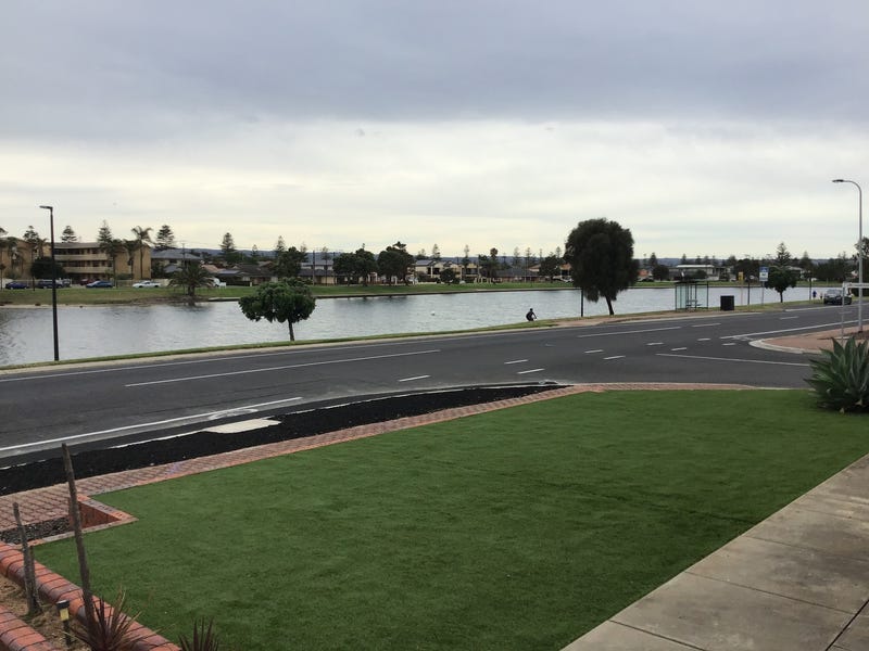 Spacious Waterfront Unit 3