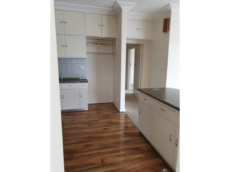 Spacious Waterfront Unit 5