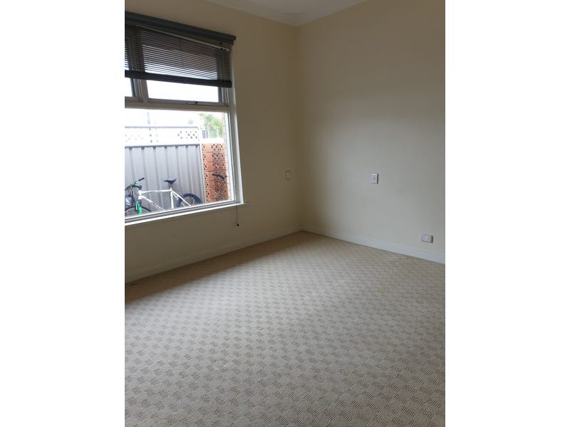 Spacious Waterfront Unit 9