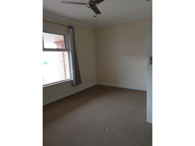 Spacious Waterfront Unit 10