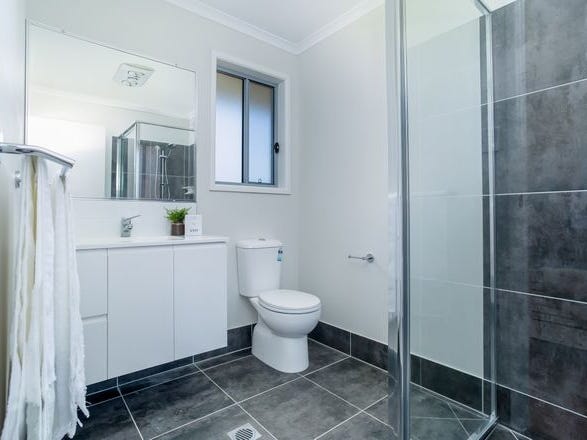 2 BEDROOM, 2 BATHROOM DUPLEX, 8