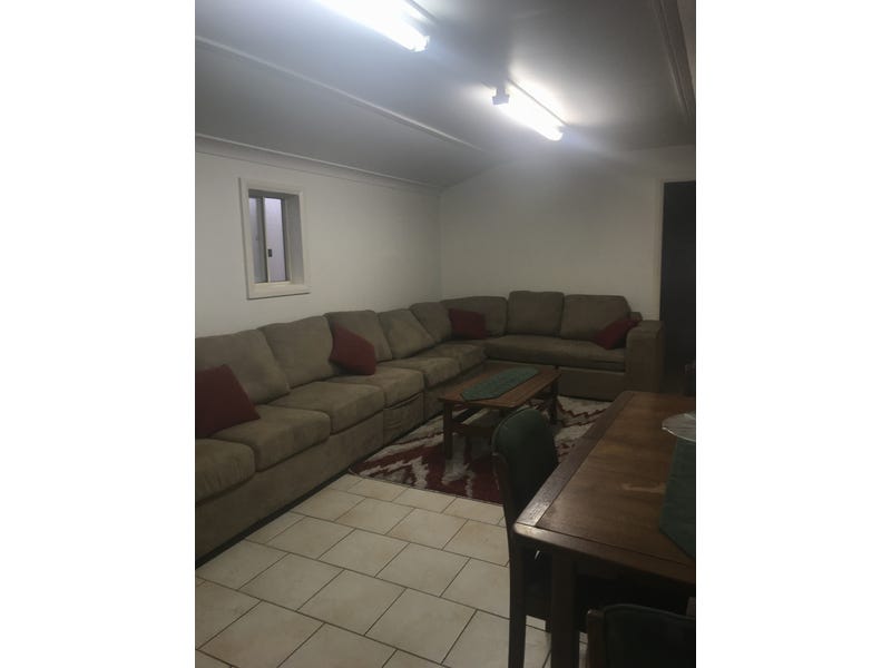 Fully detached Granny Flat with 5