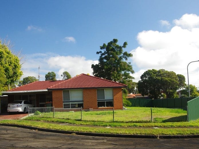 ** Leased ** Large 3br Home with study/rumpus