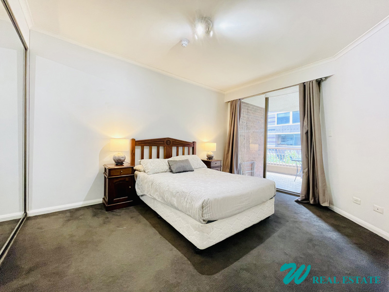 Spacious Furnished Executive Apartment in 3