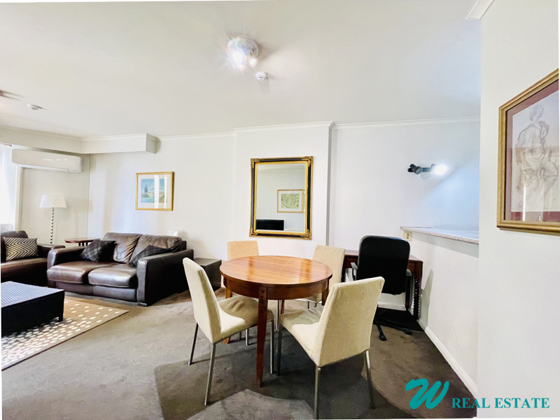 Spacious Furnished Executive Apartment in 4