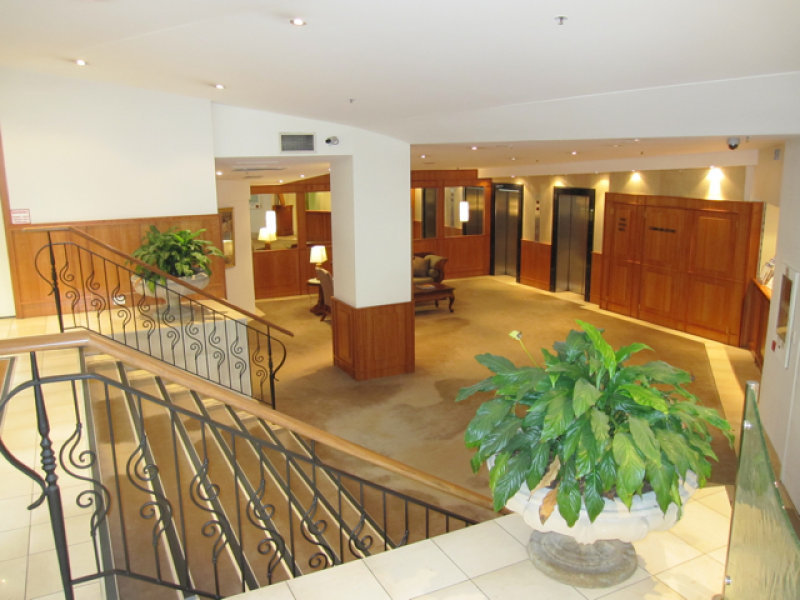 Spacious Furnished Executive Apartment in 6