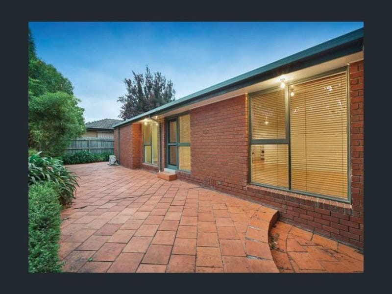 Well Presented and Privately Positioned Villa in Sought-After Location