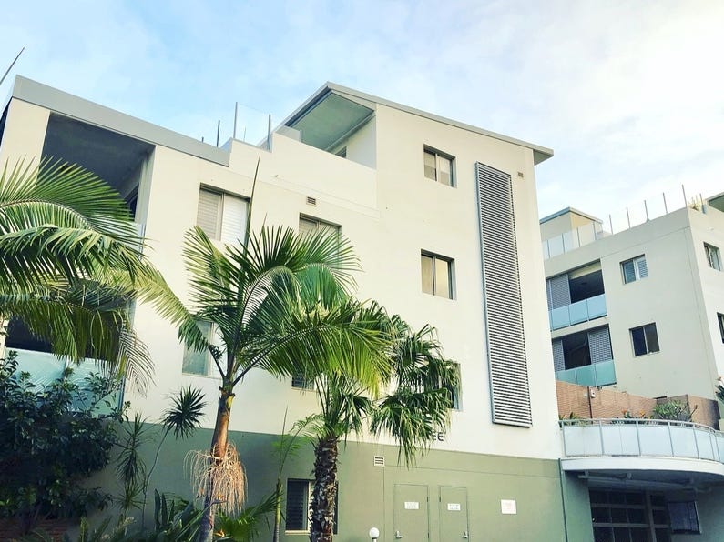 Luxurious beachside lifestyle with lift 2