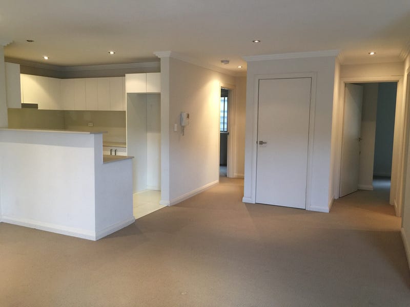 Luxurious beachside lifestyle with lift 5