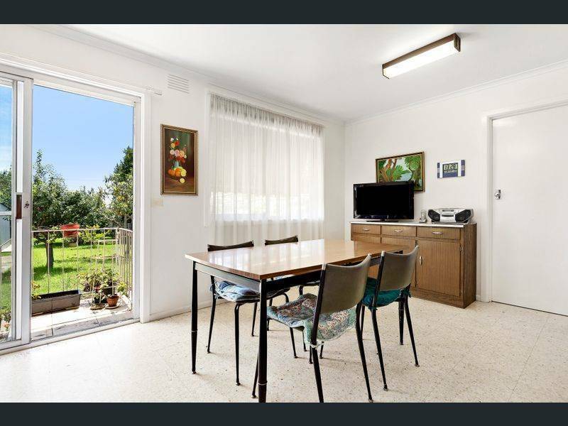 Huge & Appealing Spacious Family Home in a Prime Location