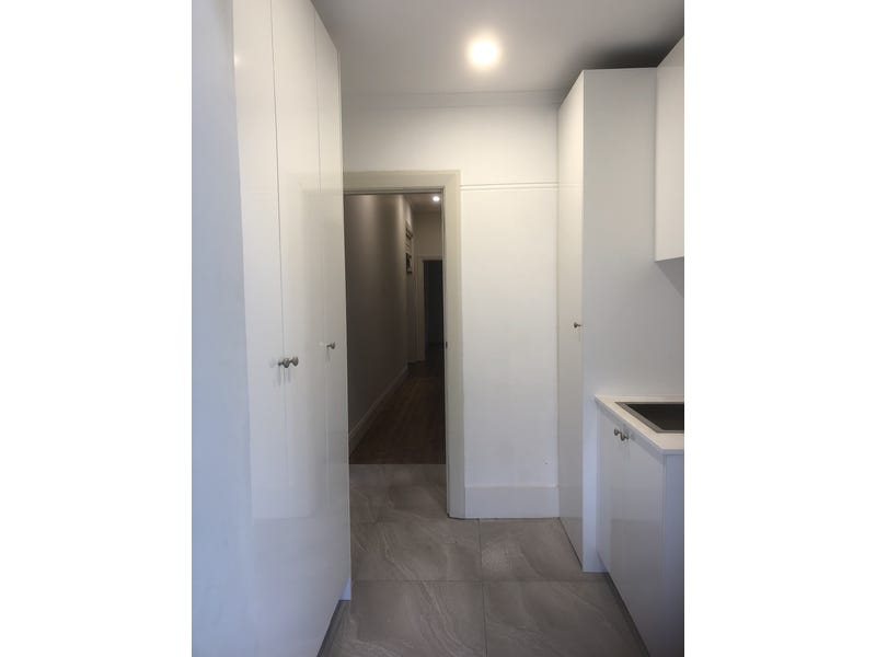NEWLY RENOVATED PERIOD HOME 4