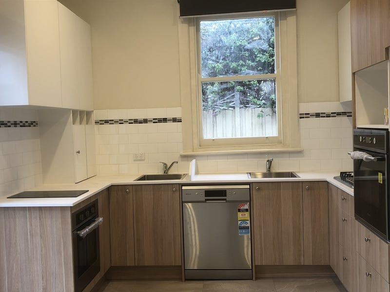 NEWLY RENOVATED PERIOD HOME 8