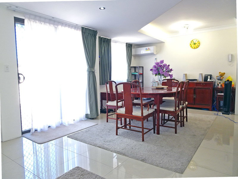 Near-new, Double-Storey Townhouse Only Minutes Walk to Hornsby Station and Westfield!