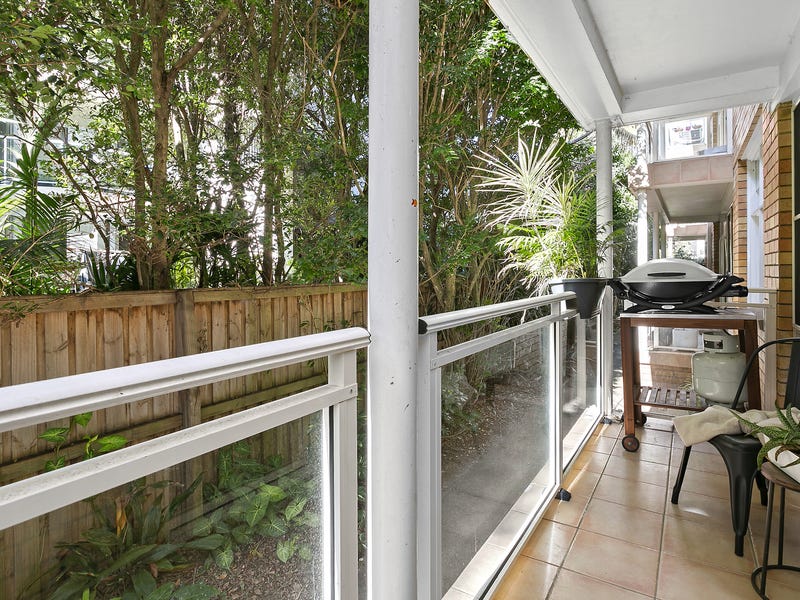 Only 100m From The Beach! 6