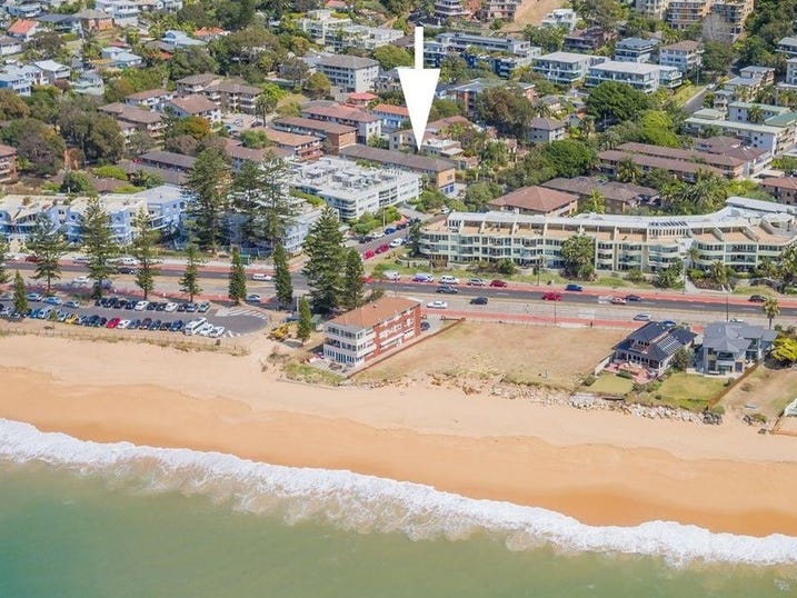 Only 100m From The Beach! 8