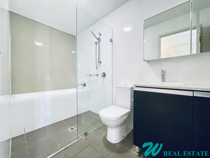 Modern and Stylish Two-Bedroom Close 4
