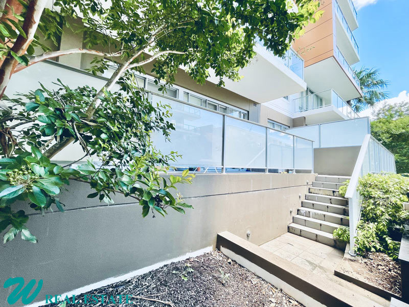 Modern and Stylish Two-Bedroom Close 6
